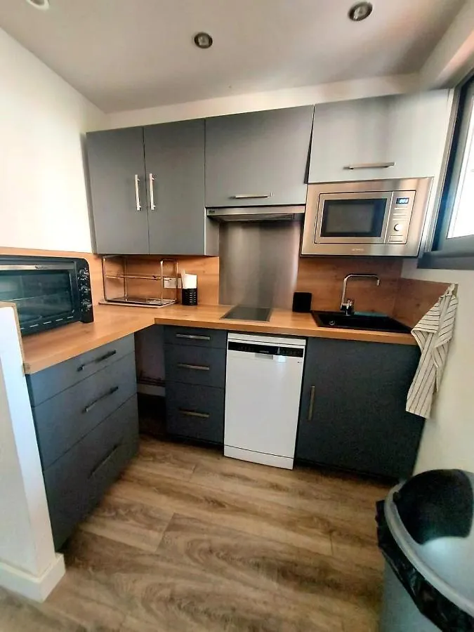 Appartement T3 Plein Centre Ville Le Lavandou 0*,  France